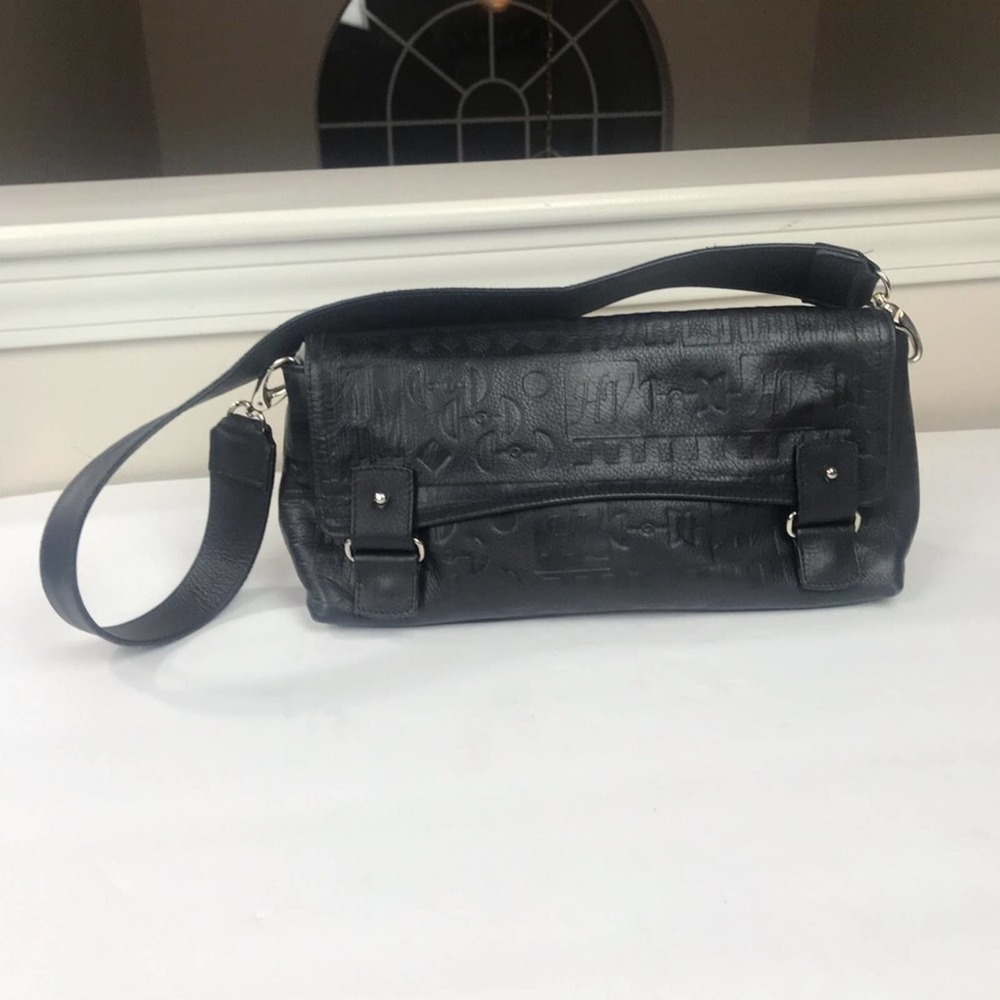 Due Fratelli, black leather embossed purse